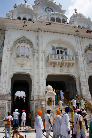 Devotees in front of the Golden Temple in Amritsar in India